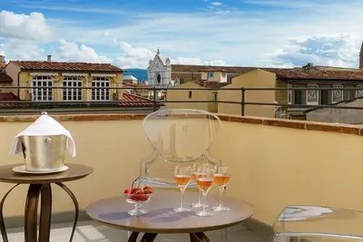 Image de 19th Century Luxury - A Stone’S Throw From Uffizi