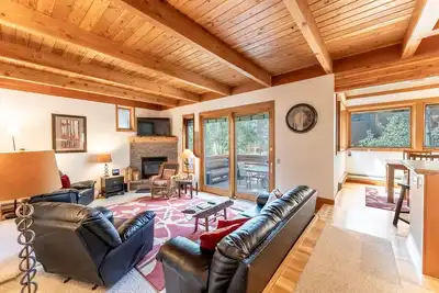 Image de Keystone Townhome w/Private Balcony & Shared Pool & Hot Tub, Shuttle to Lifts