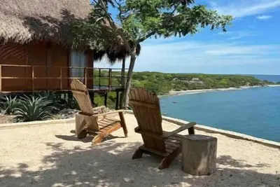 Image de Pamaduih - Cabin Above the Sea
