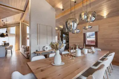 Image de Chalet Luxueux avec Jacuzzi Intérieur à 400m des Pistes