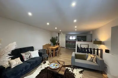 Image de Charmant T3 rénové, 8 pers, proche centre, balcon sud, garage pour skis/vélos, animaux non admis