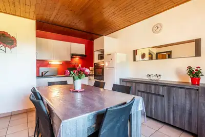 Image de Appartement cozy avec Wi-Fi, parking et animaux admis