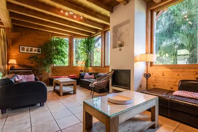 Image de Chalet de 7 pièces avec jacuzzi et Wi-Fi, proche des télécabines et du centre des Gets