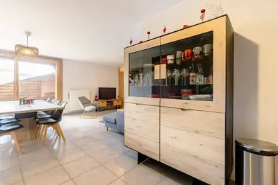 Image de Spacieux appartement avec Wi-Fi et garage