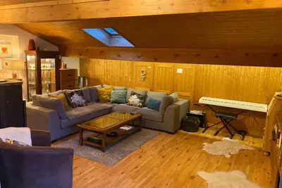 Image de Charmant appartement 2 chambres avec WiFi et parking privé