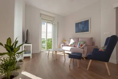 Image de Appartement lumineux et moderne à Triana avec parking inclus, 2 chambres et 2 salles de bain