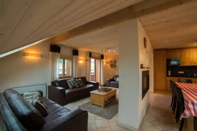 Image de Appartement Duplex au Cœur des Gets - 3 Chambres, 3 Sdb, Proche Pistes et Commerces, Garage Privé