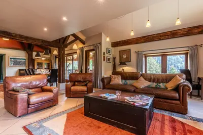 Image de Spacieuse Ferme 6 Chambres aux Gets, 17 Pers, 4 Sdb, Balcon, Wi-Fi, Parking Privé, Navette Hiver