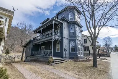 Image de The Castle, Historic High Peaks Mansion