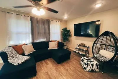 Image de Summer Special! Great location 2 day minimum\n