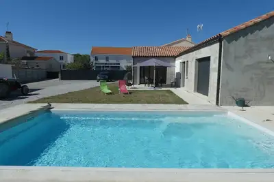 Image de Maison moderne avec piscine, 700m des plages, 6-8 pers, animaux admis
