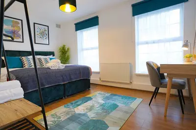 Image de Supérieure-Appartement-Salle de bain privée extérieure