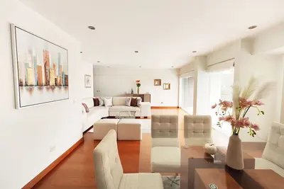 Image de Beautiful 2, 150 sq. ft. 3br apartment in upscale Chacarilla