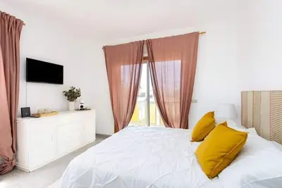 Image de Eden Rentals 102 Surfy Stylish Bed&Coffee Balcony