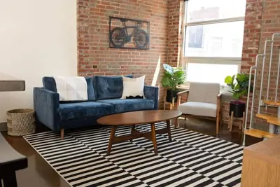 Image de Trendy 1 Br loft apt downtown with exposed brick