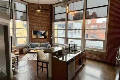 Image de Exceptional 1 Br apartment downtown w/ study loft