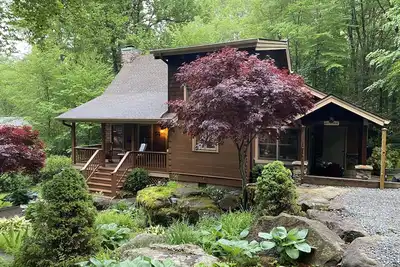 Image de Creekside Comfort Nc - Creekside cabin minutes from amazing hiking and skiing.