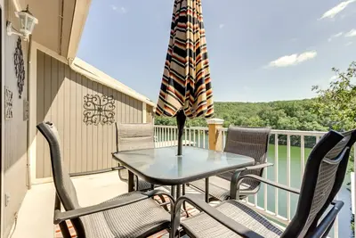 Image de Walk to Pool + Lake: Cozy Osage Beach Condo