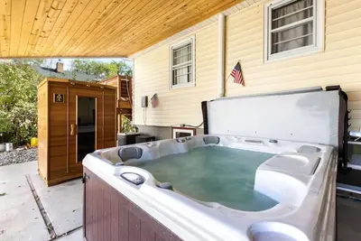 Image de Bo’s Old West Abode with Hot Tub and Sauna