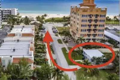 Image de Steps to the Beach | Hot Tub | Walk to Restaurants & Pier