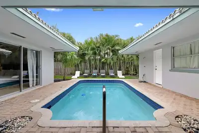 Image de Wilton Island - two master suites - Close to everything!