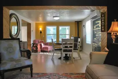 Image de Hot Tub + 5 Min to Lake + Playground + Boat\/Rv Pkg + Rv Plug