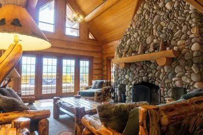 Image de Spacious lodge w/ indoor pool!