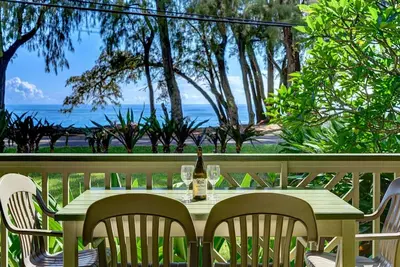 Image de Hale Kamapua`a. Ocean Front in Hanalei. Steps to Beach, A/C, Tvr4206
