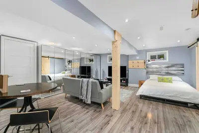 Image de Cozy & Spacious Basement Apartment with Free Parking