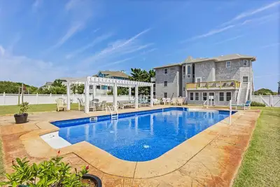 Image de Nautica Nook: Ocean Escape with Saltwater Pool