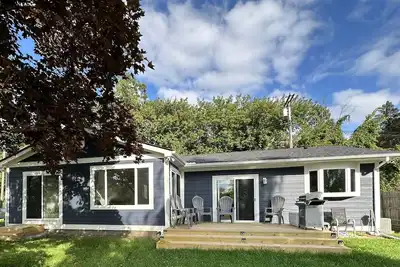 Image de Lakefront Home with Beach Access - Cranberry Lake