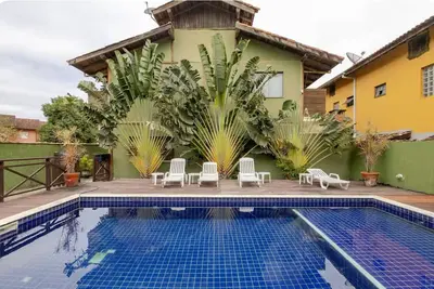 Image de Linda Casa em Maresias a 200 Metros da Praia