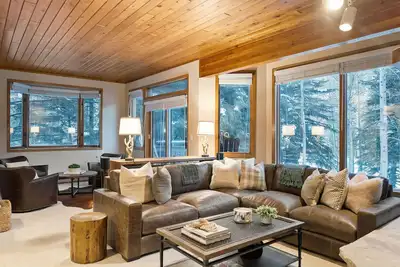 Image de Peaceful Pines - close to Vail, spacious with a garage