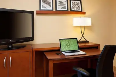 Image de Explore Boston’s North Shore! Pet-friendly Property! Comfortable Unit!