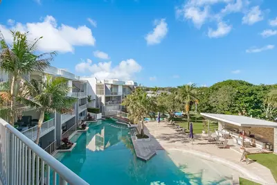 Image de 3br Drift Apartment with Rooftop Balcony by uHoliday