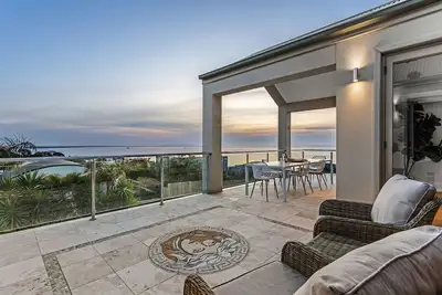 Image de Sunset View Luxury | 4 Bedrooms With Sauna
