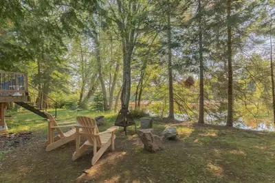 Image de The Phoenix - riverside chalet with beach!