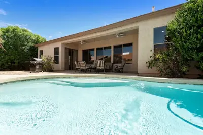 Image de Gilbert Grandeur by Rather Be Properties: Family Friendly Pool Home