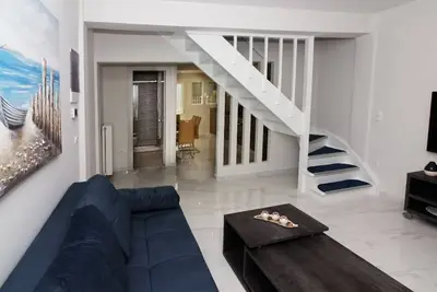 Image de Garitsa Gem Suite - a stunning two-story house