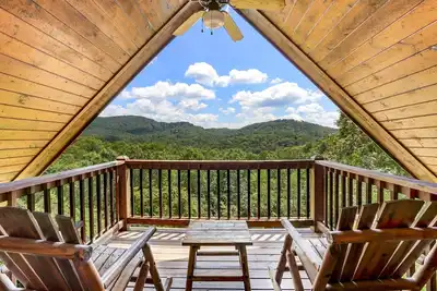 Image de Sunrise Splendor -  Sizzling Summer Sale (20% now thru 8\/31) Exclusively on Vrbo