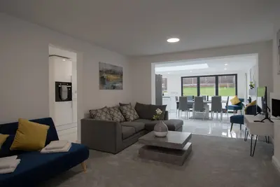 Image de Cosy, Spacious home in Harborne, Close to Birmingham City Centre