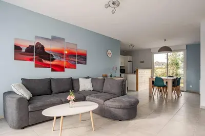 Image de Les Jardins Maison avec 2 places de stationnement à 5 min de la mer