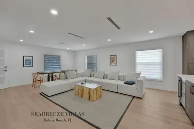 Luxury Villa Nicole: 4-min walk to beach