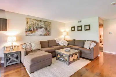 Image de Pet-Friendly Wintergreen Resort Condo w/ Patio!