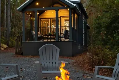 Image de Tikabee Timbers! Tiny Home l 4mi To Mentone