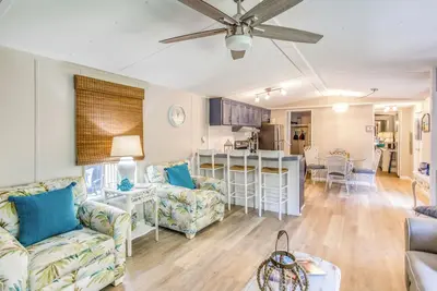 Image de Hampstead Getaway - 5 Miles to Beaches!