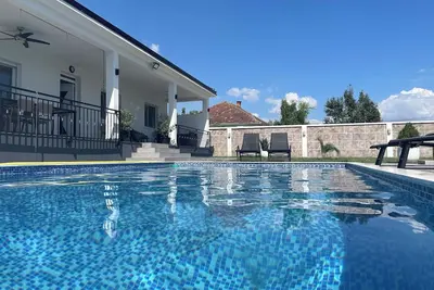Image de Entre mer et montagne. Piscine privée