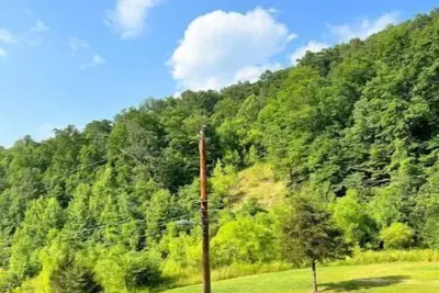 Image de Mountain Heaven, beautiful mountains. Bearwallow trail is Chapmanville connector