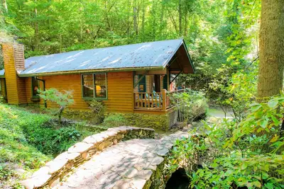 Image de Buffalo Bridge Cottage | Couples Retreat | Bryson City | Great Smoky Mountains