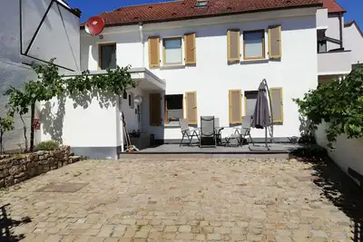 Image de Herzlich Willkommen im Herzen Wachenheims